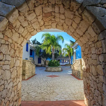 Hotel Borgo Marino Plemmirio 4*
