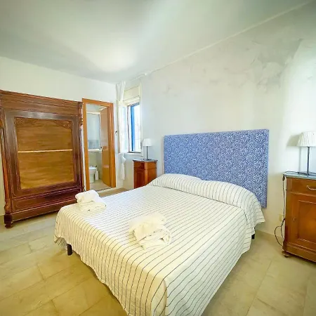Borgo Marino Plemmirio Otel Siraküza